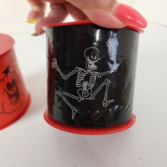 Halloween Spooky Yard Decorations Plastic Spool of Tape Pumpkins Skeleton - Picture 7 of 7